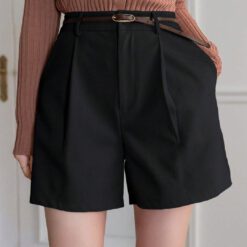 Shorts de cintura alta en unicolor con bolsillo y detalles plisados - Negro